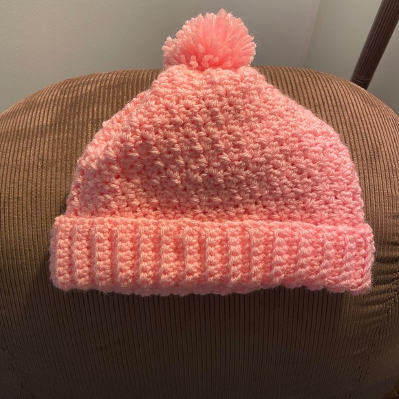 Women’s winter hat - Picture 1 of 1